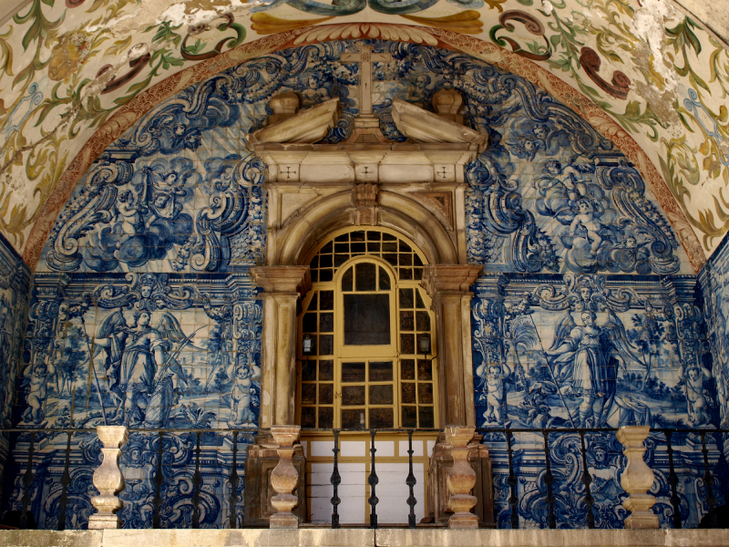 Obidos Church Exterior iStock_000006839769_Small